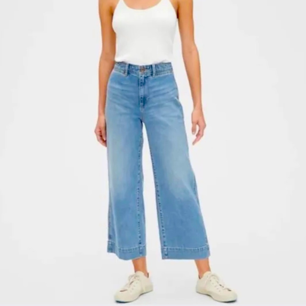 GAP high rise wide leg crop, slight flare.
